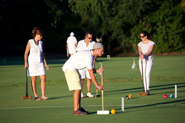 croquet-playing